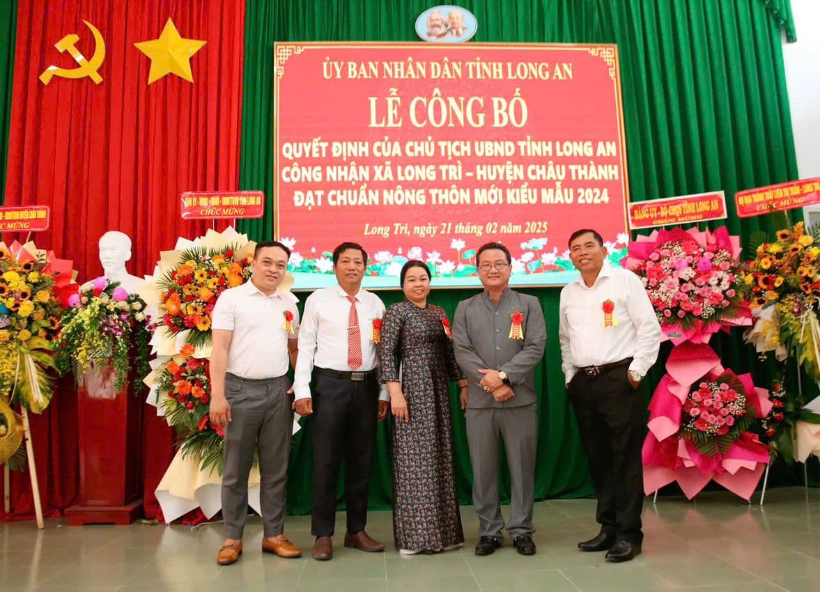 LỄ CÔNG NHẬN XÃ LONG TRÌ ĐẠT CHUẨN NÔNG THÔN MỚI KIỂU MẪU